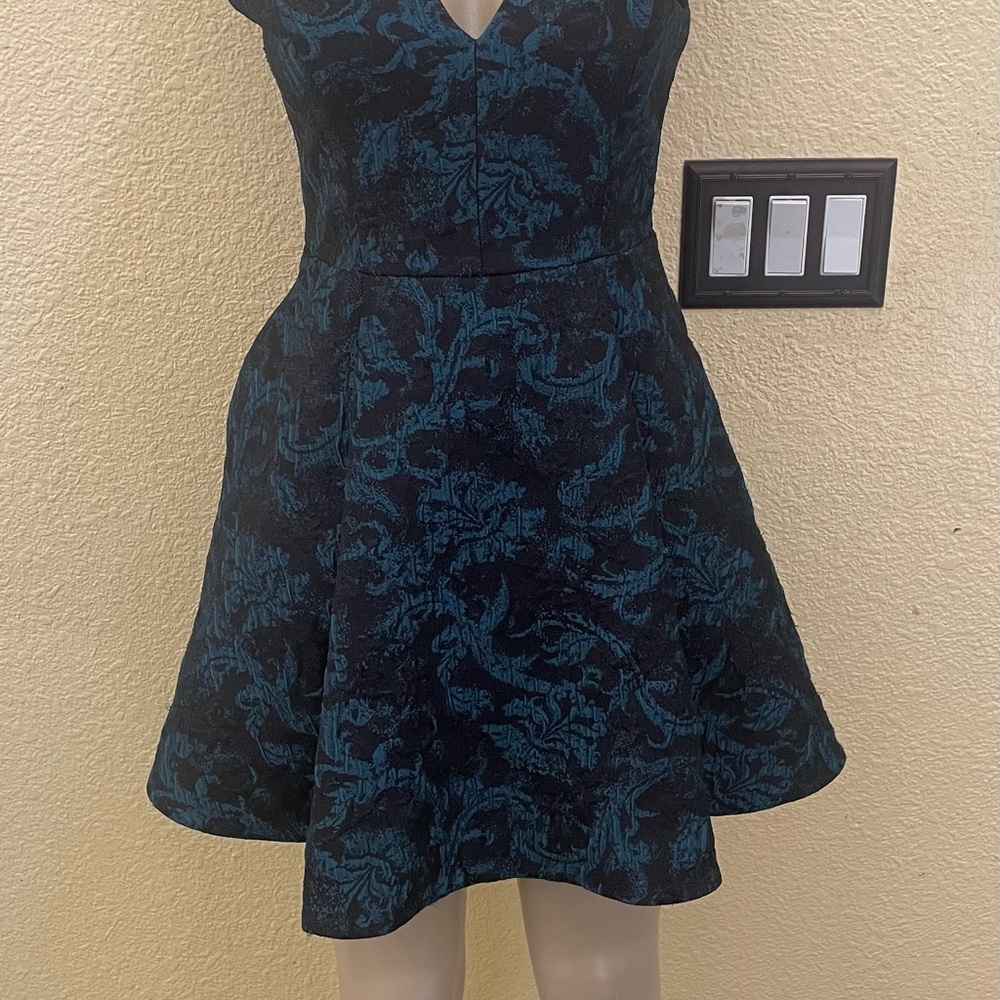 Alice+olivia “Malory” fit and flare mini jacquard black and teal dress size 4 - Picture 2 of 10